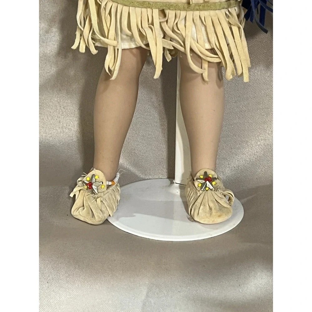 Signed Porcelain Doll On Stand Young Native American Woman 14